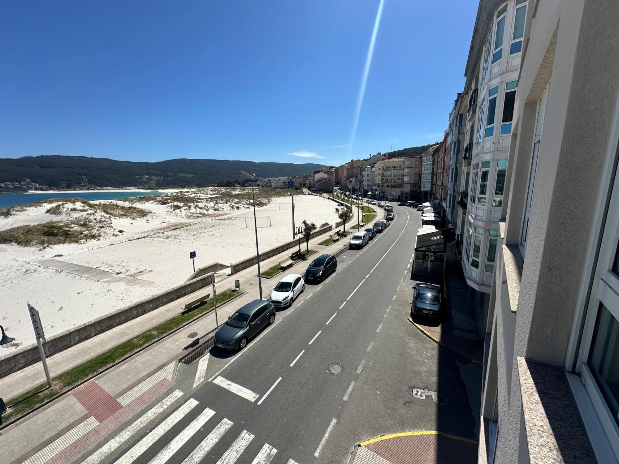 A Terraza Pequena By Oktheway Apartment Laxe Luaran gambar