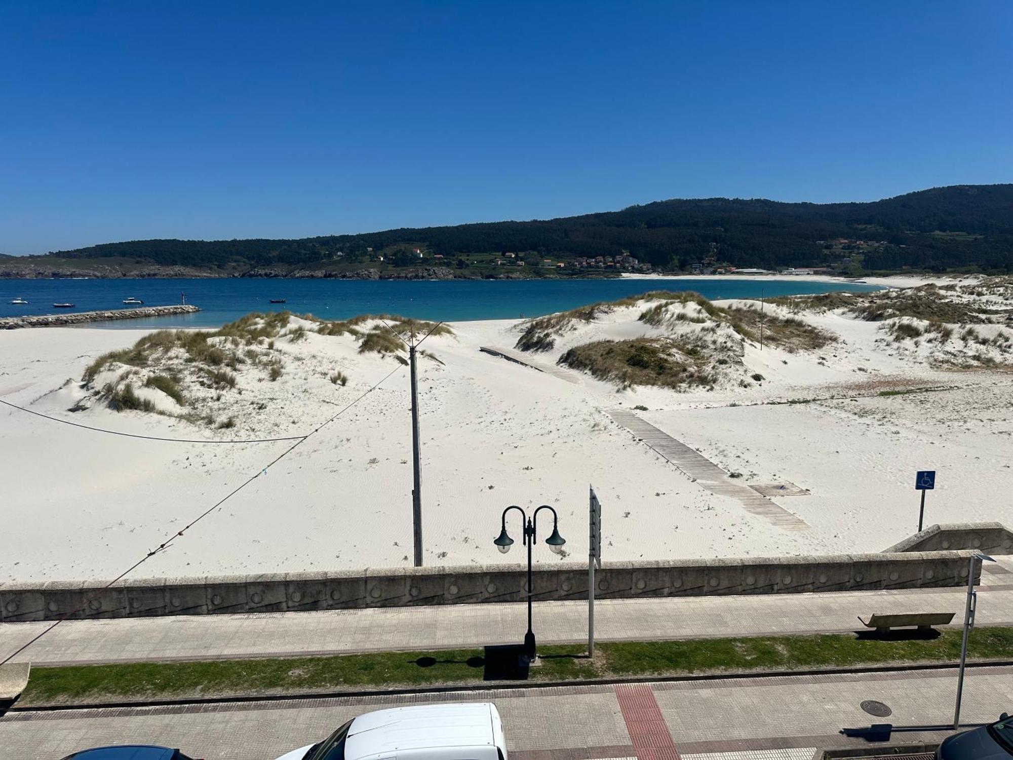 A Terraza Pequena By Oktheway Apartment Laxe Luaran gambar